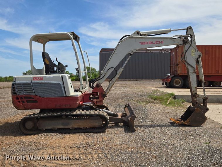 image for item ET5063 2008 Takeuchi TB235 mini excavator