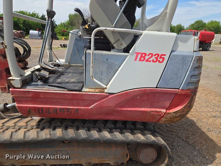 image for item ET5063 2008 Takeuchi TB235 mini excavator