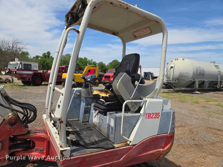 image for item ET5063 2008 Takeuchi TB235 mini excavator
