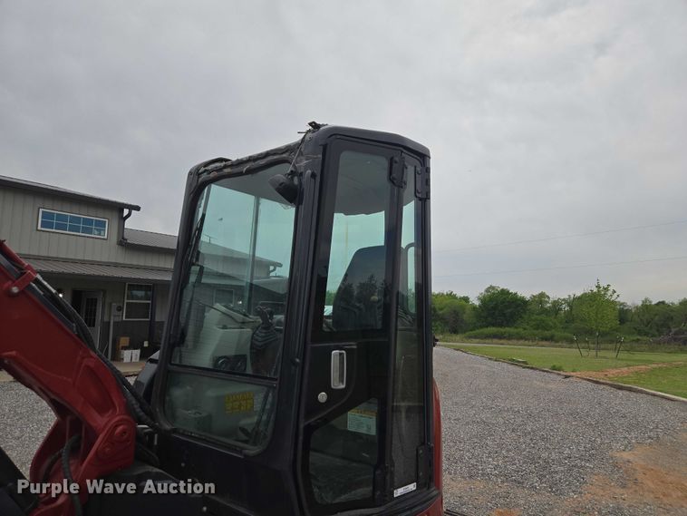 image for item ET5075 2017 Yanmar VIO55 mini excavator