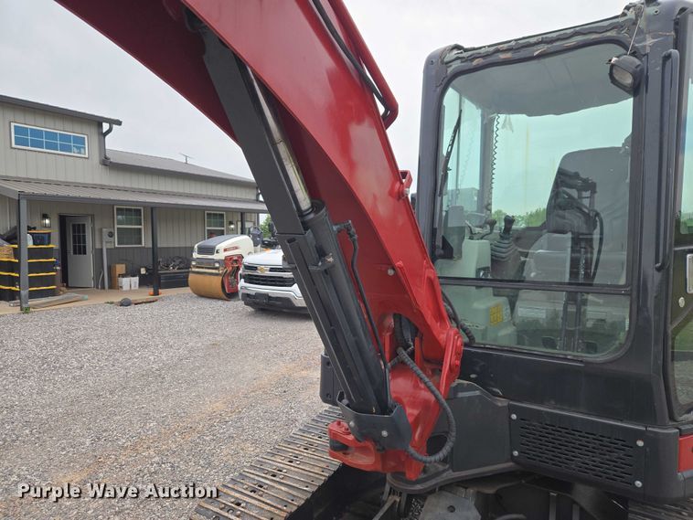 image for item ET5075 2017 Yanmar VIO55 mini excavator