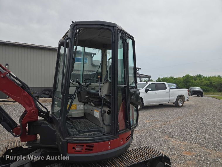 image for item ET5075 2017 Yanmar VIO55 mini excavator