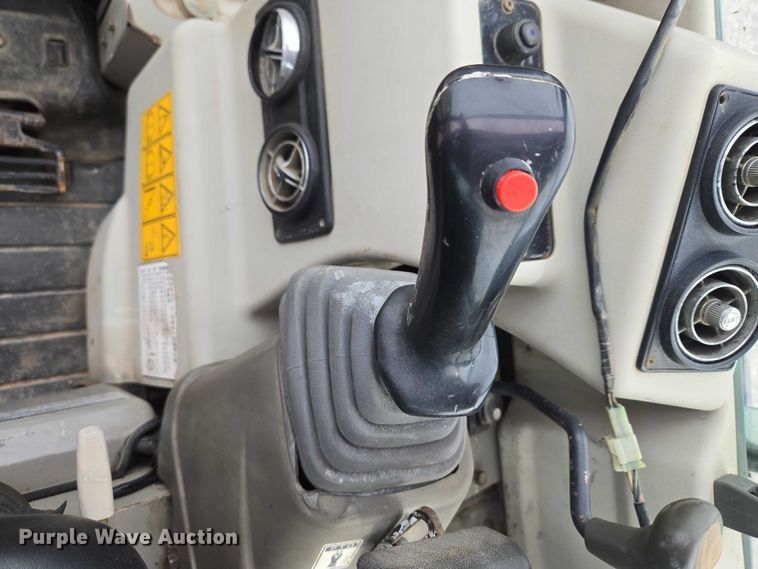 image for item ET5075 2017 Yanmar VIO55 mini excavator