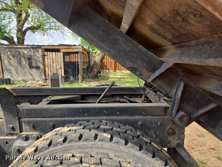 image for item ET5100 1994 Kenworth T600 dump truck