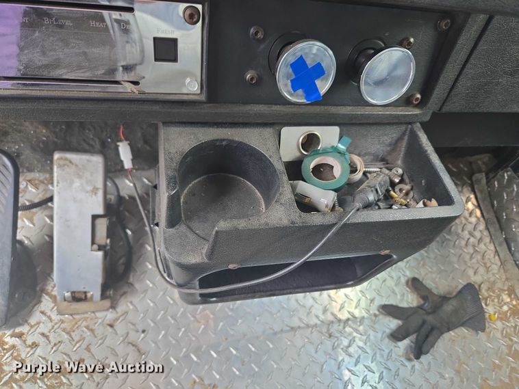 image for item ET5100 1994 Kenworth T600 dump truck
