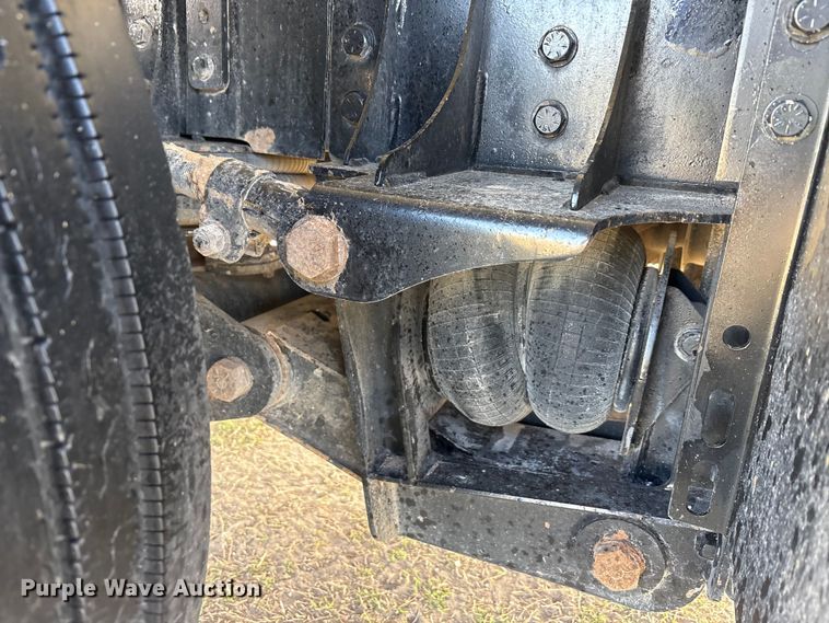 image for item EU0476 2012 Kenworth T800 dump truck