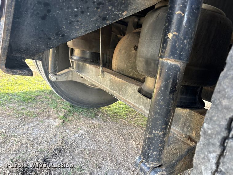 image for item EU0476 2012 Kenworth T800 dump truck