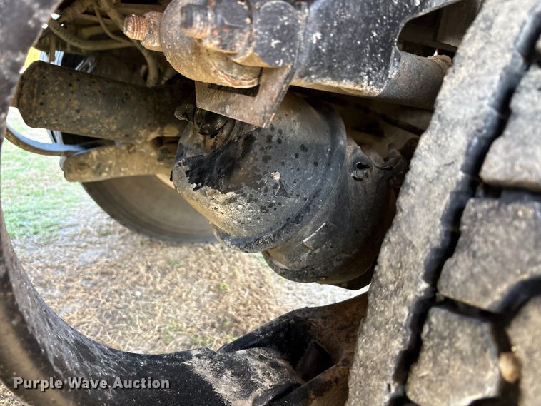 image for item EU0476 2012 Kenworth T800 dump truck