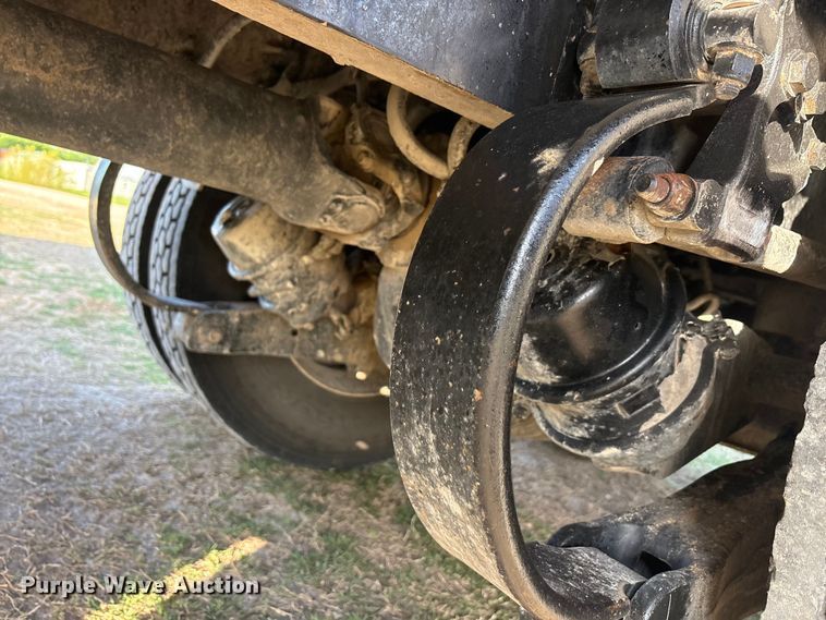 image for item EU0476 2012 Kenworth T800 dump truck