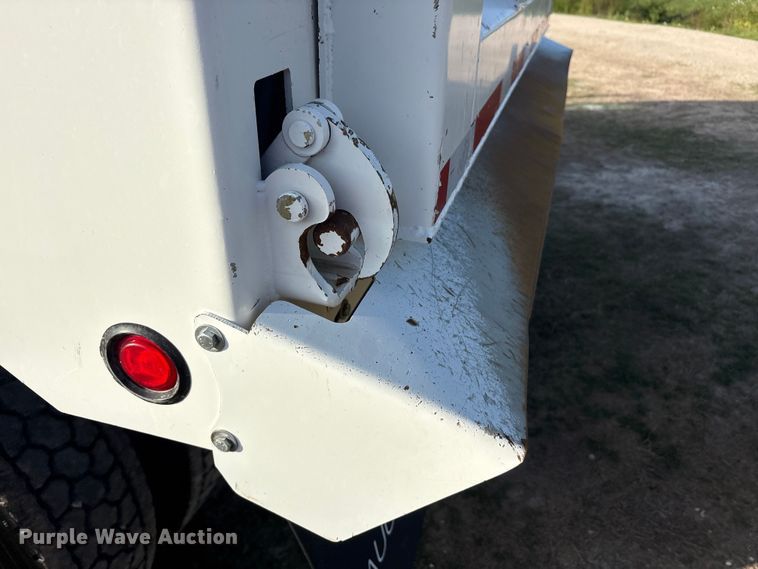 image for item EU0476 2012 Kenworth T800 dump truck