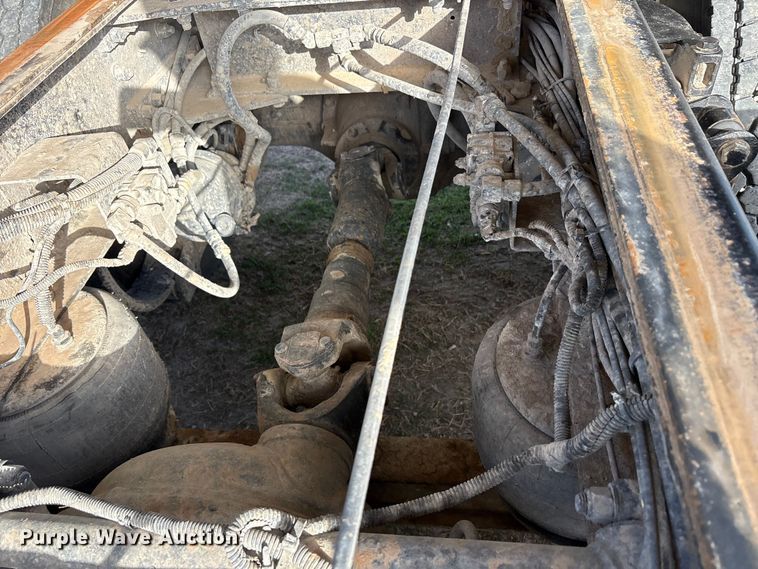 image for item EU0476 2012 Kenworth T800 dump truck