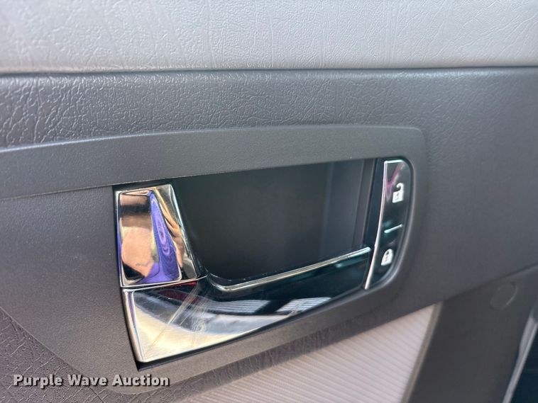 image for item EU0476 2012 Kenworth T800 dump truck