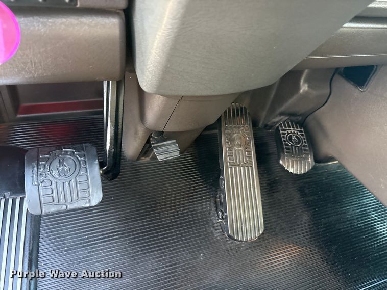 image for item EU0476 2012 Kenworth T800 dump truck