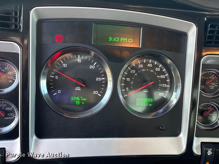 image for item EU0476 2012 Kenworth T800 dump truck