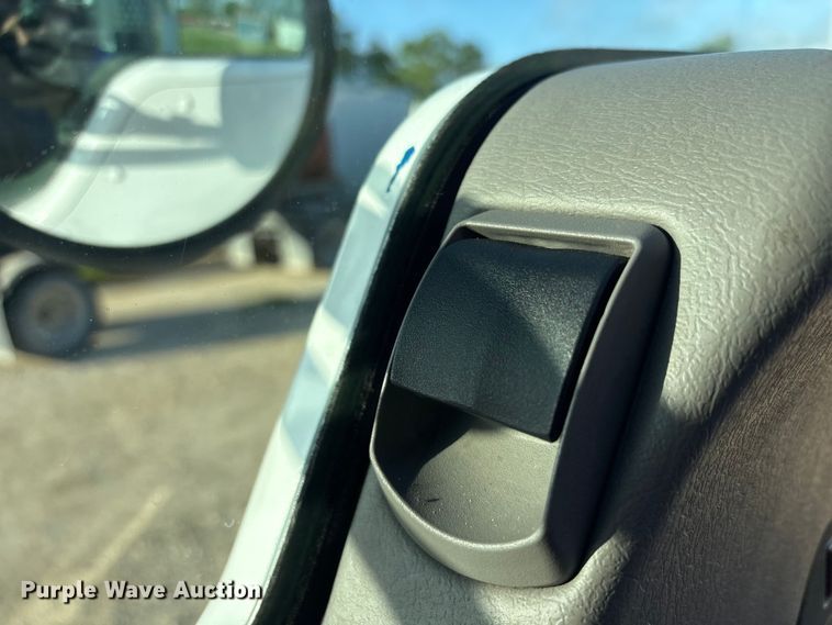 image for item EU0476 2012 Kenworth T800 dump truck