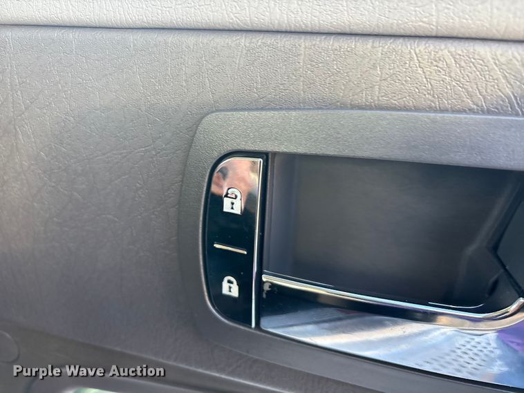 image for item EU0476 2012 Kenworth T800 dump truck