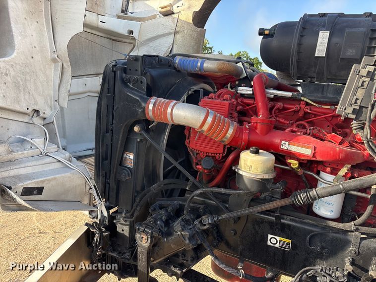 image for item EU0476 2012 Kenworth T800 dump truck