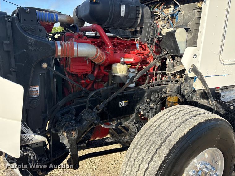 image for item EU0476 2012 Kenworth T800 dump truck