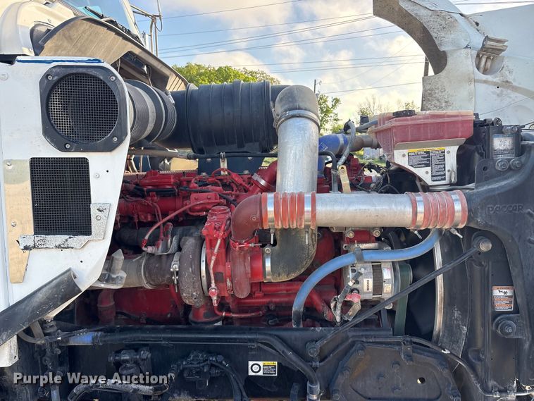 image for item EU0476 2012 Kenworth T800 dump truck