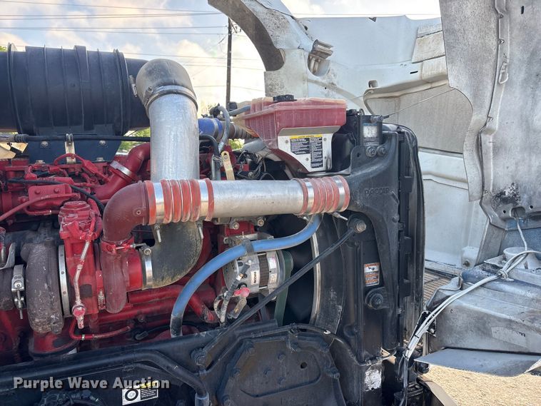 image for item EU0476 2012 Kenworth T800 dump truck