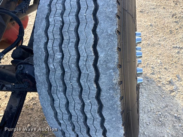 image for item EU0476 2012 Kenworth T800 dump truck