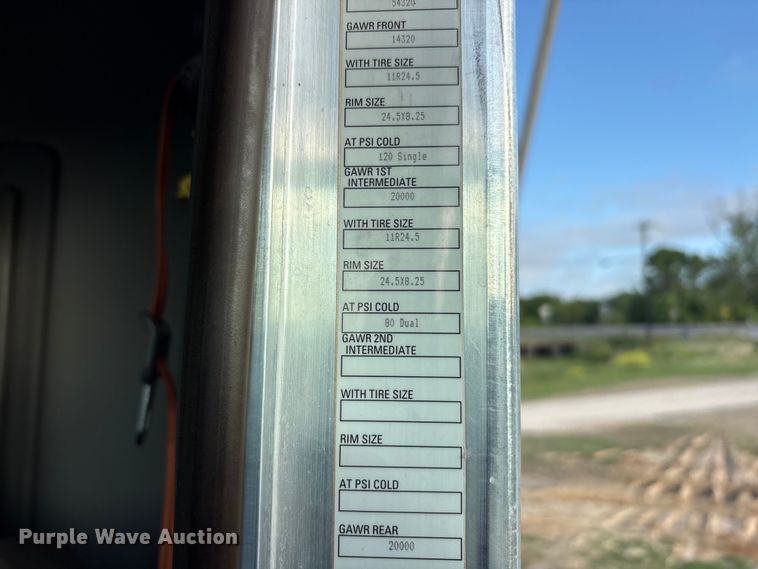 image for item EU0476 2012 Kenworth T800 dump truck