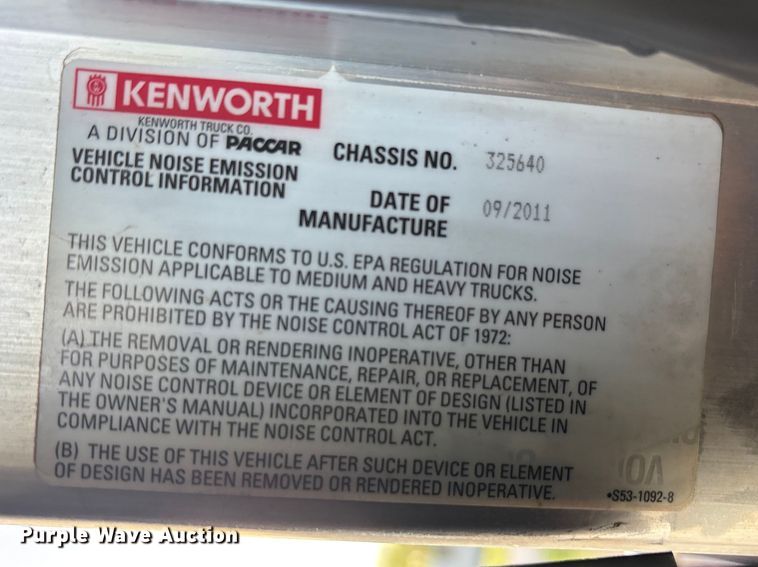 image for item EU0476 2012 Kenworth T800 dump truck