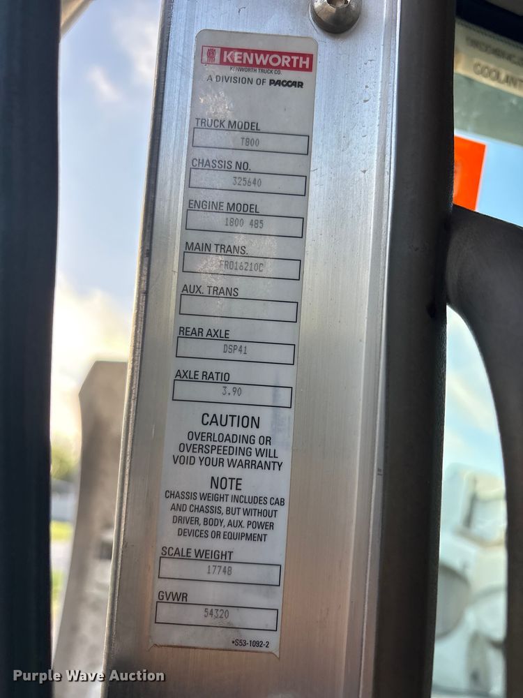 image for item EU0476 2012 Kenworth T800 dump truck