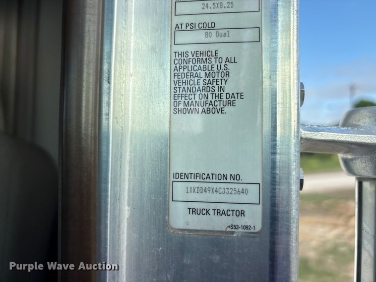 image for item EU0476 2012 Kenworth T800 dump truck