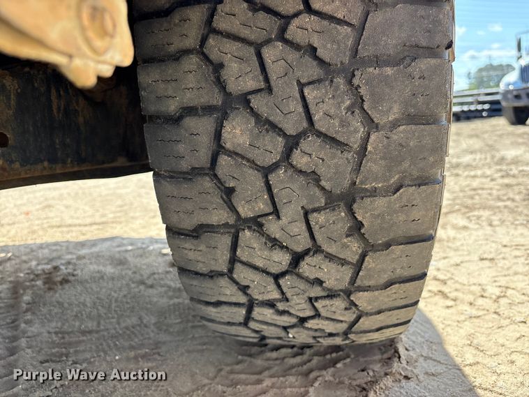 image for item EU0505 2013 Ford F350 Super Duty XL Crew Cab utility bed pickup truck