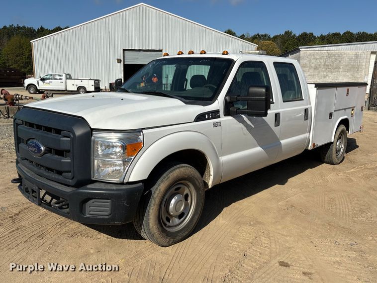 image for item EU0507 2016 Ford F350 Super Duty XL Crew Cab utility bed pickup truck
