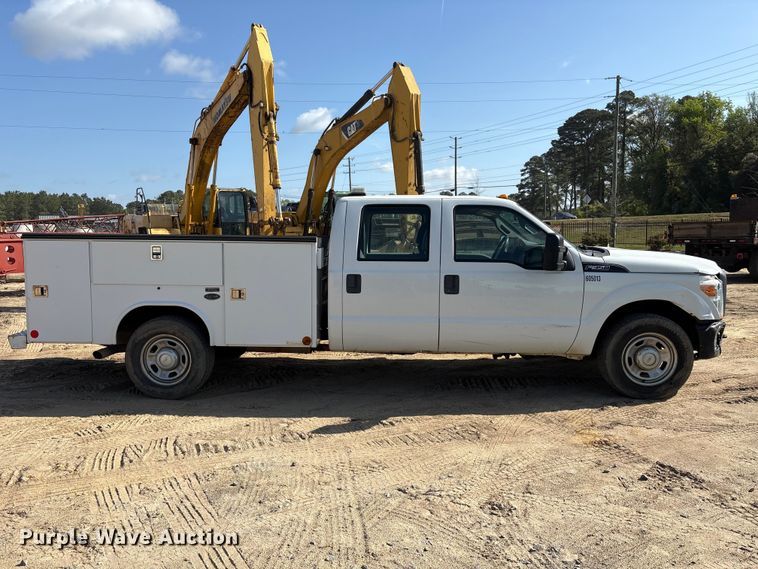 image for item EU0507 2016 Ford F350 Super Duty XL Crew Cab utility bed pickup truck