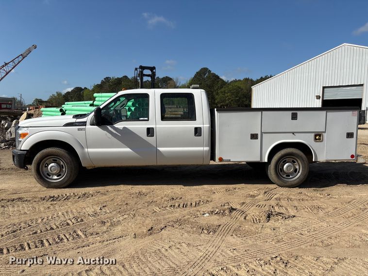 image for item EU0507 2016 Ford F350 Super Duty XL Crew Cab utility bed pickup truck