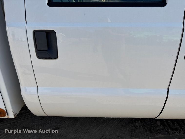 image for item EU0507 2016 Ford F350 Super Duty XL Crew Cab utility bed pickup truck