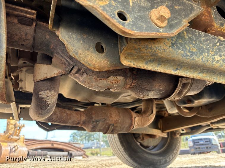 image for item EU0507 2016 Ford F350 Super Duty XL Crew Cab utility bed pickup truck