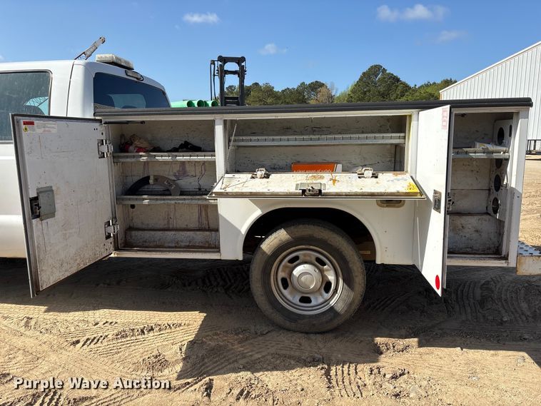 image for item EU0507 2016 Ford F350 Super Duty XL Crew Cab utility bed pickup truck