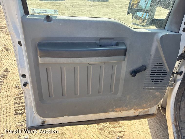 image for item EU0507 2016 Ford F350 Super Duty XL Crew Cab utility bed pickup truck