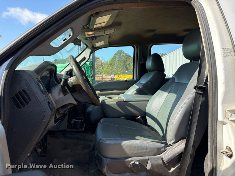 image for item EU0507 2016 Ford F350 Super Duty XL Crew Cab utility bed pickup truck