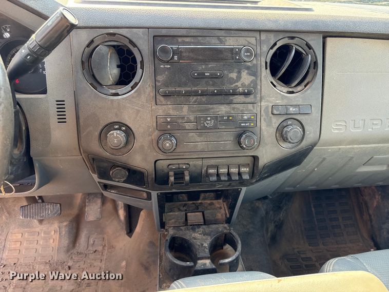 image for item EU0507 2016 Ford F350 Super Duty XL Crew Cab utility bed pickup truck