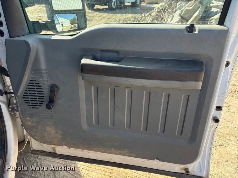 image for item EU0507 2016 Ford F350 Super Duty XL Crew Cab utility bed pickup truck