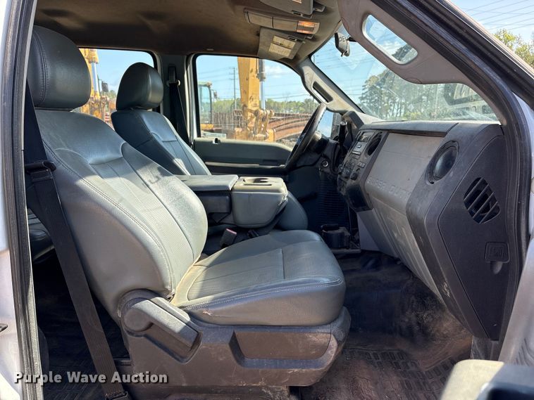 image for item EU0507 2016 Ford F350 Super Duty XL Crew Cab utility bed pickup truck