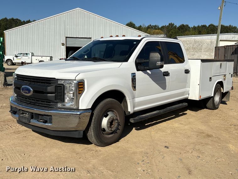 image for item EU0508 2019 Ford F350 Super Duty XL Crew Cab utility bed pickup truck