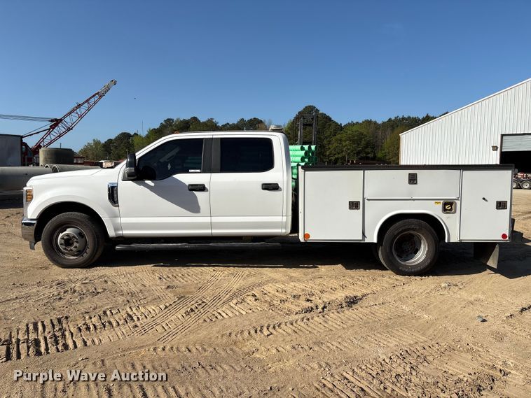 image for item EU0508 2019 Ford F350 Super Duty XL Crew Cab utility bed pickup truck