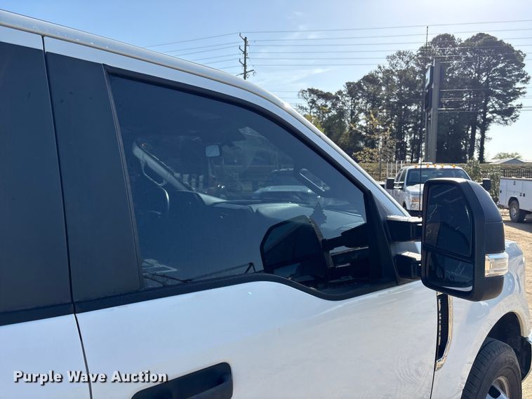 image for item EU0508 2019 Ford F350 Super Duty XL Crew Cab utility bed pickup truck