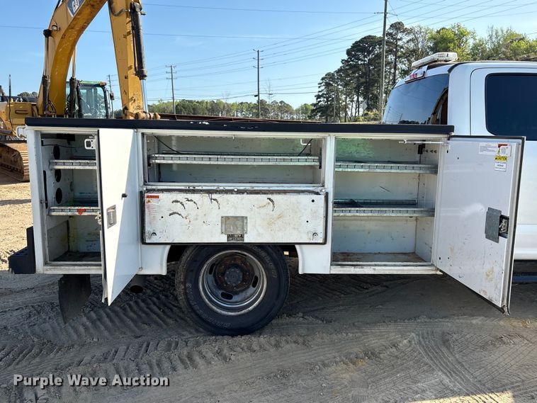 image for item EU0508 2019 Ford F350 Super Duty XL Crew Cab utility bed pickup truck