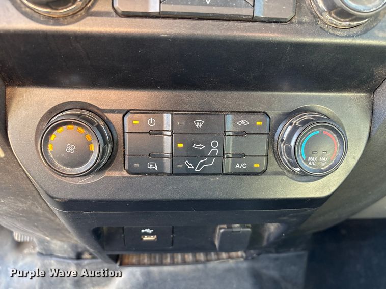 image for item EU0508 2019 Ford F350 Super Duty XL Crew Cab utility bed pickup truck