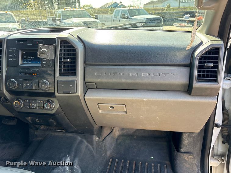 image for item EU0508 2019 Ford F350 Super Duty XL Crew Cab utility bed pickup truck