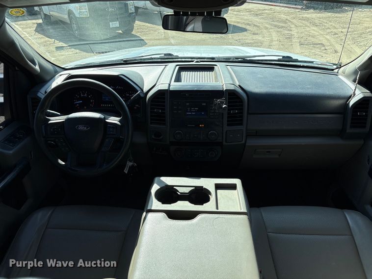 image for item EU0508 2019 Ford F350 Super Duty XL Crew Cab utility bed pickup truck