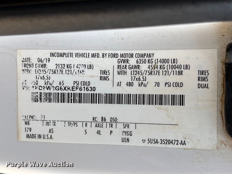 image for item EU0508 2019 Ford F350 Super Duty XL Crew Cab utility bed pickup truck