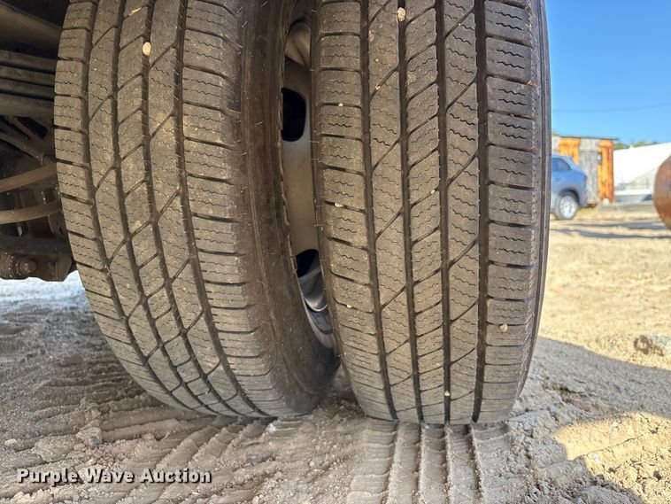 image for item EU0508 2019 Ford F350 Super Duty XL Crew Cab utility bed pickup truck